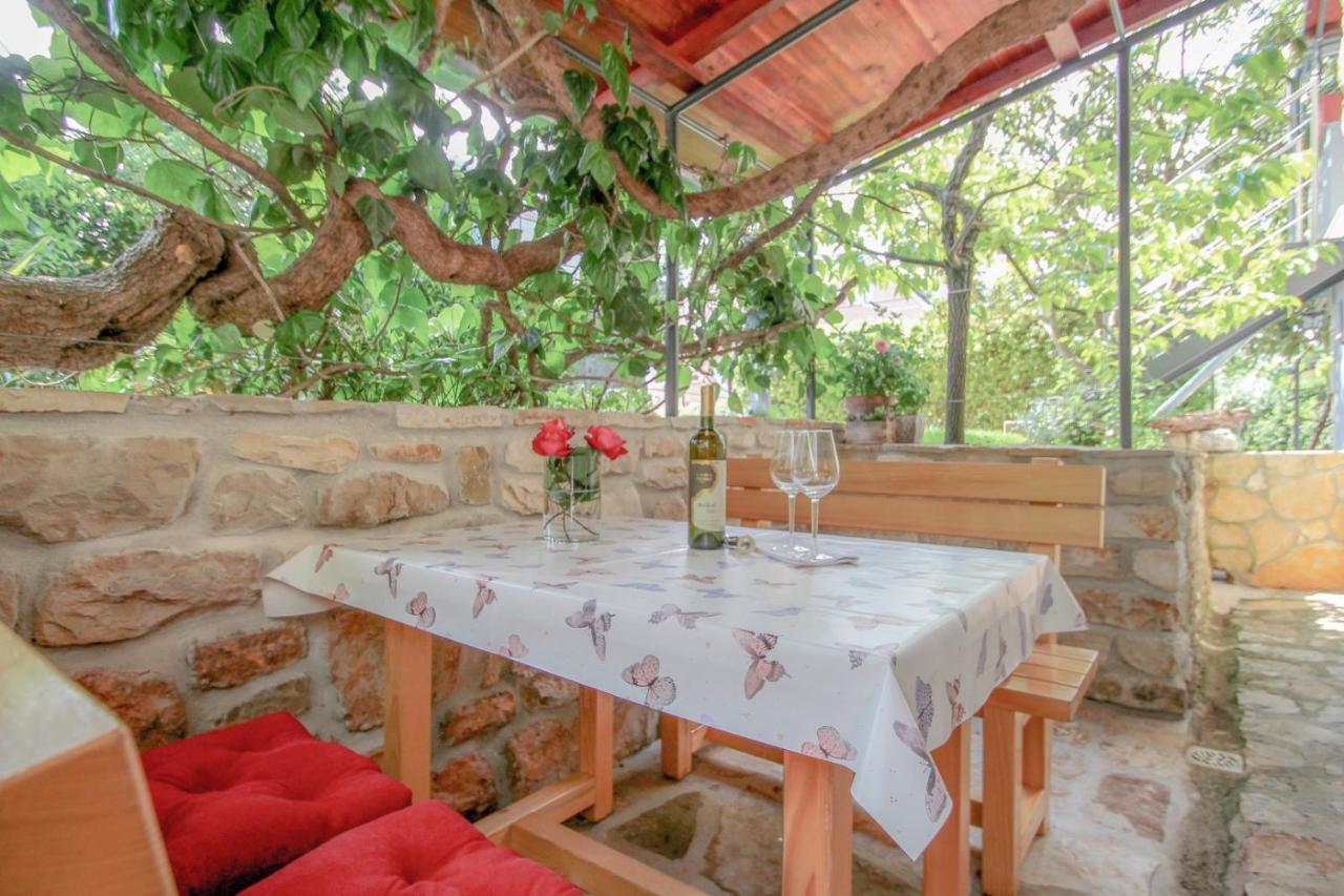 Carla Guest House Novigrad  Екстер'єр фото