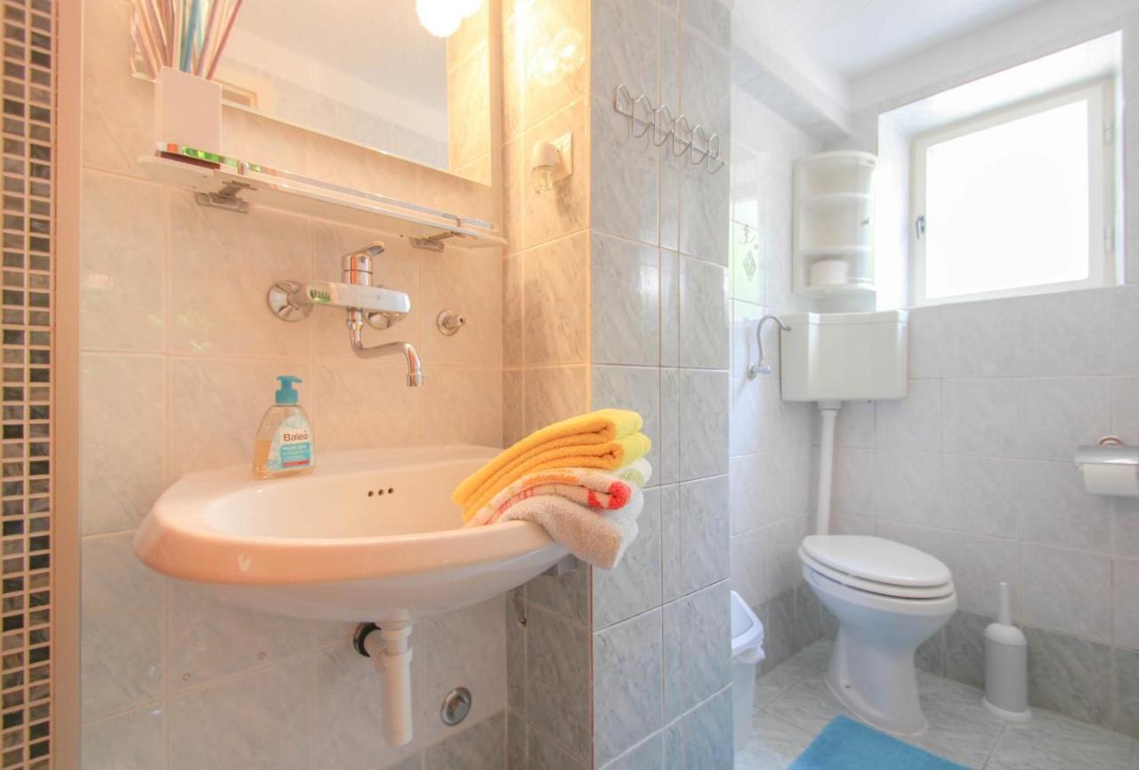Carla Guest House Novigrad  Екстер'єр фото