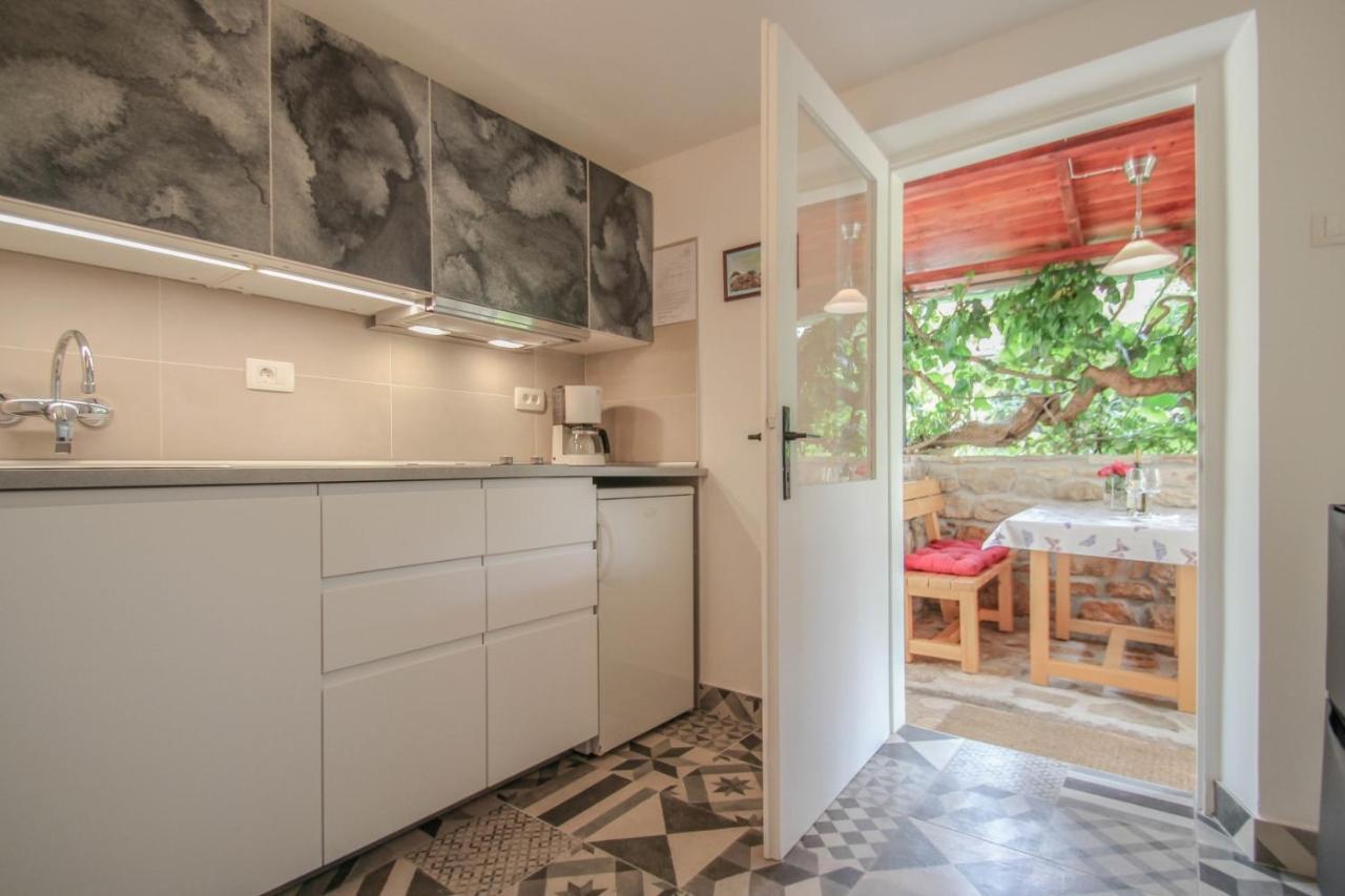Carla Guest House Novigrad  Екстер'єр фото