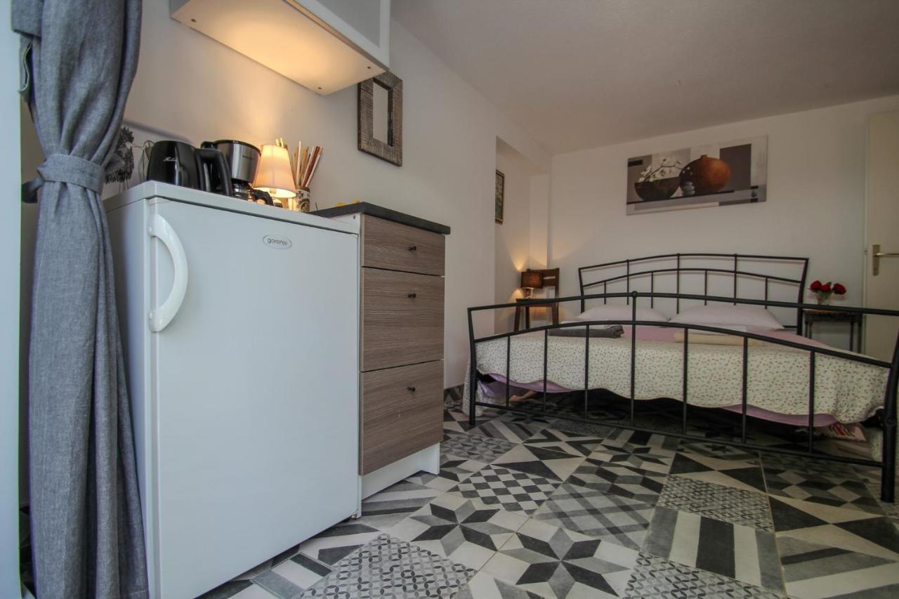 Carla Guest House Novigrad  Екстер'єр фото