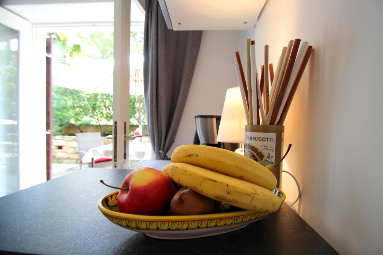 Carla Guest House Novigrad  Екстер'єр фото