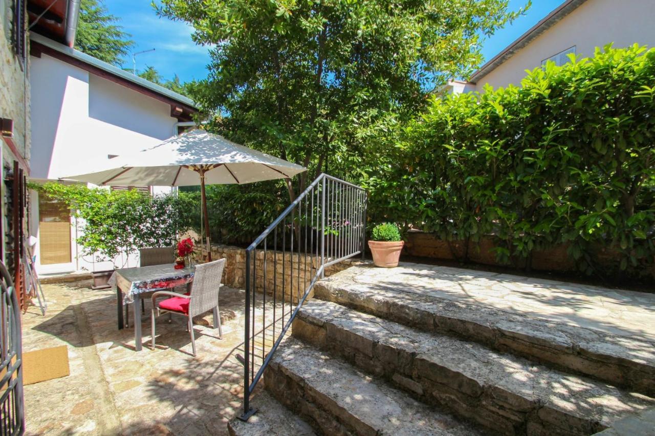 Carla Guest House Novigrad  Екстер'єр фото