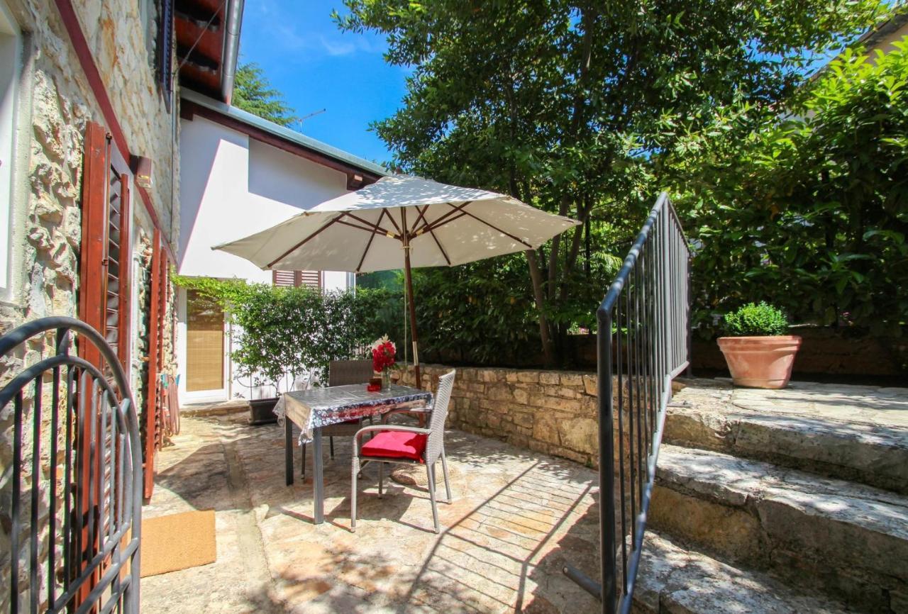 Carla Guest House Novigrad  Екстер'єр фото